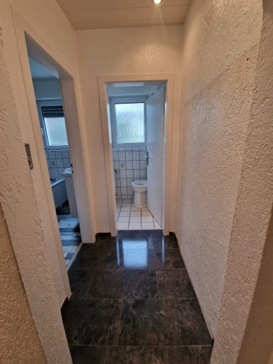 WC getrennt von Duschraum